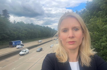 Rebecca Paul on M25